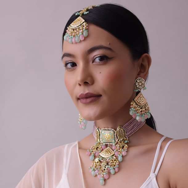 Multicolor Gold-Finish Kundan Choker Necklace Set With Colourful Meenakari Work And Stones In Mix Metal Multicolor Gold-Finish Kundan Choker Necklace Set With Colourful Meenakari Work And Stones In Mix Metal