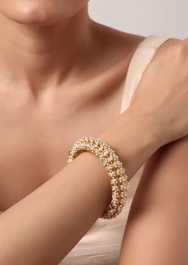 Multicolor Rajwadi Bangle With Meenakari Work And Kundan Detail Multicolor Rajwadi Bangle With Meenakari Work And Kundan Detail