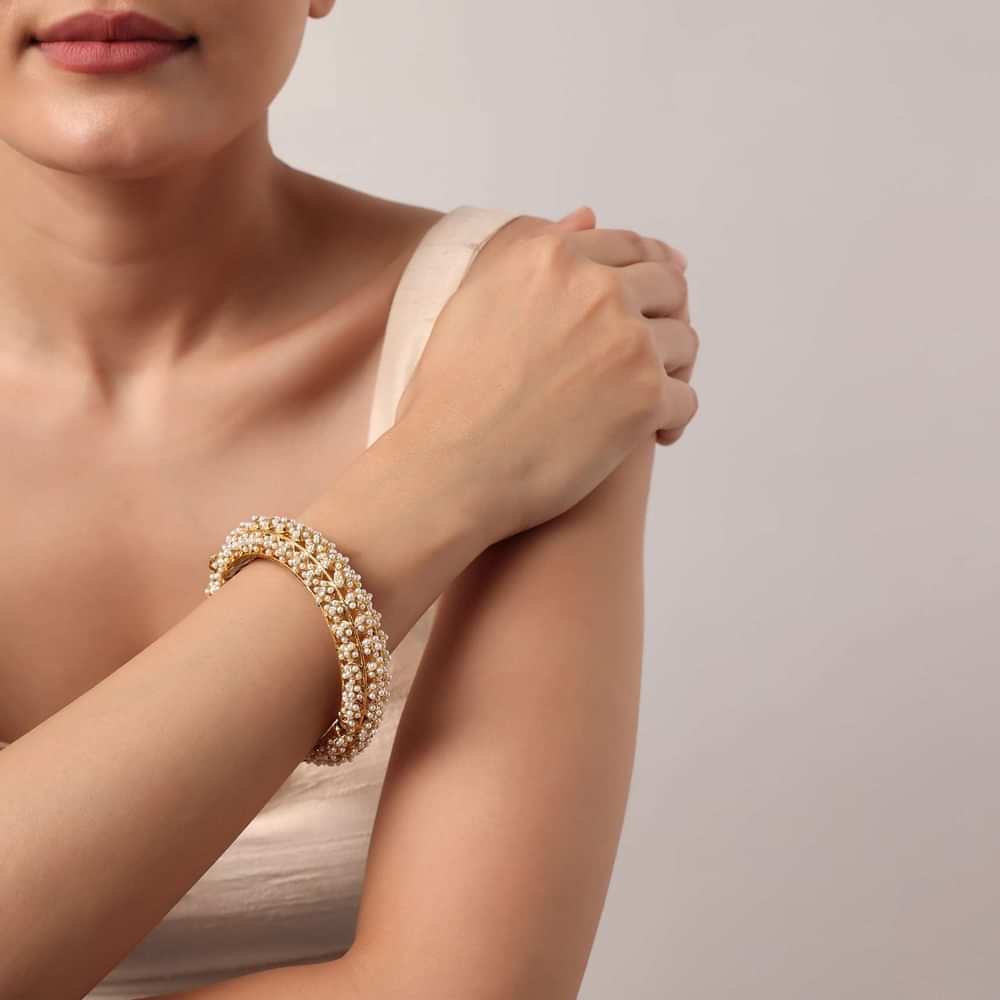 Multicolor Rajwadi Bangle With Meenakari Work And Kundan Detail