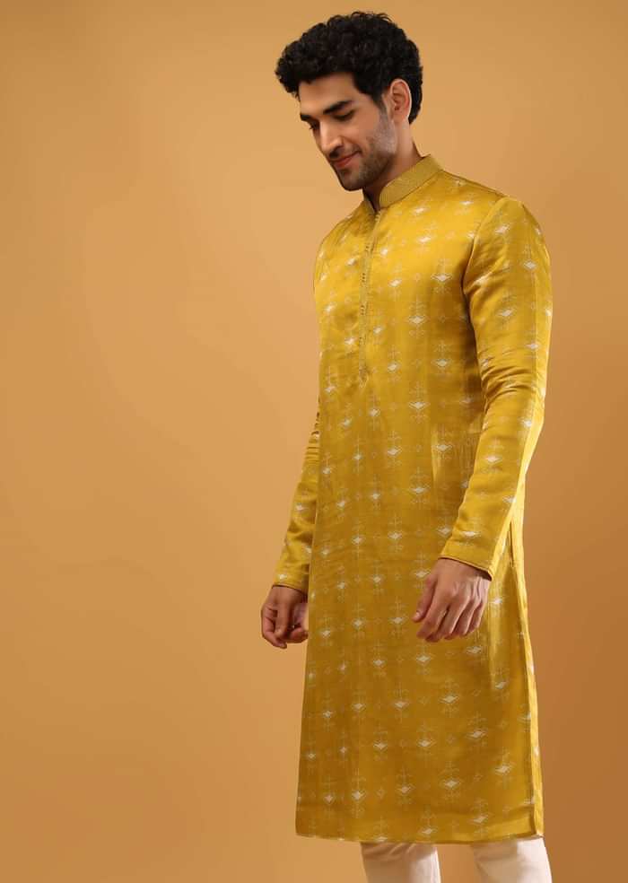 Mustard Kurta Set In Silk With Bandhani Buttis