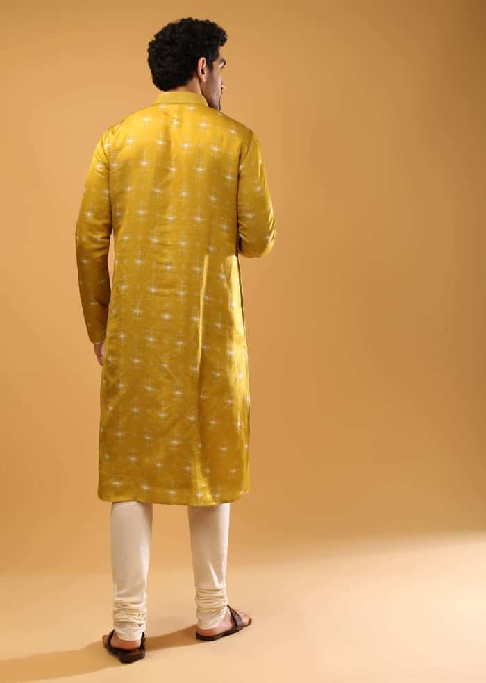 Mustard Kurta Set In Silk With Bandhani Buttis