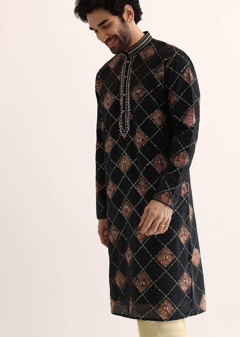 Black And Pink Silk Kurta Set With Mirror Embroidery