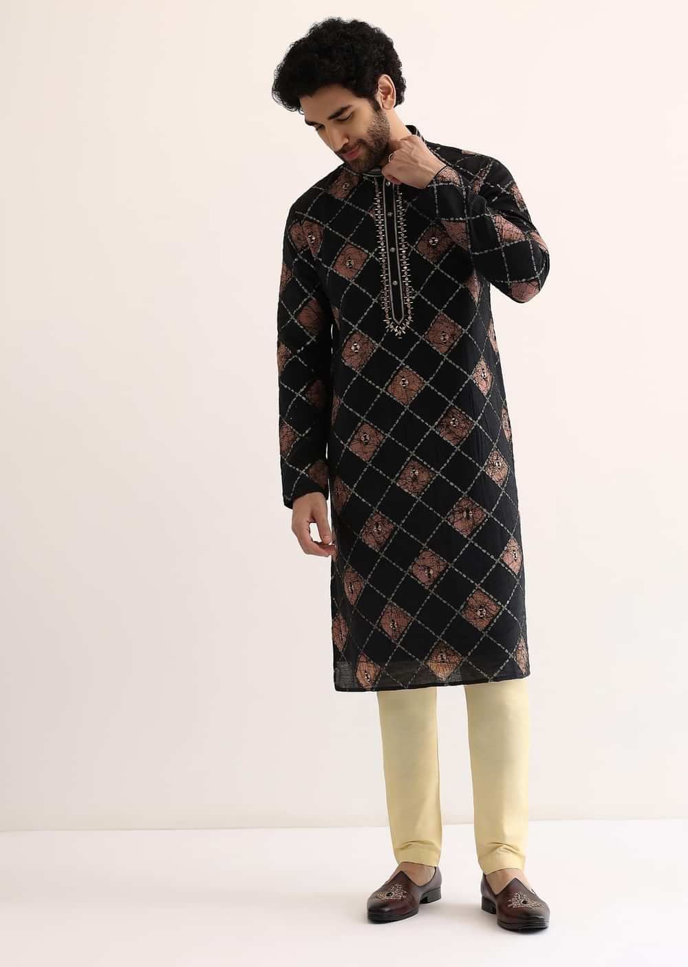 Black And Pink Silk Kurta Set With Mirror Embroidery