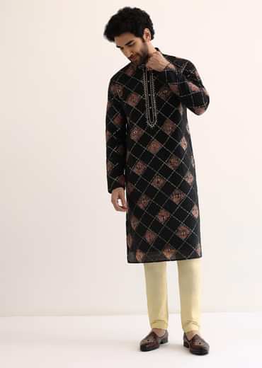 Black And Pink Silk Kurta Set With Mirror Embroidery