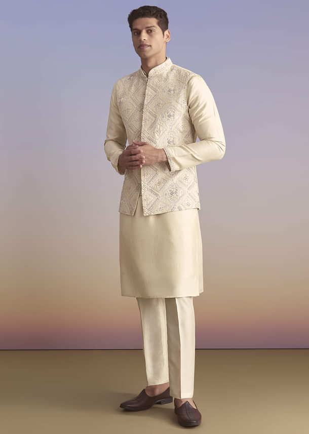 Off White Banarasi Silk Kurta Jacket Set For Men With Embroidery Off White Banarasi Silk Kurta Jacket Set For Men With Embroidery