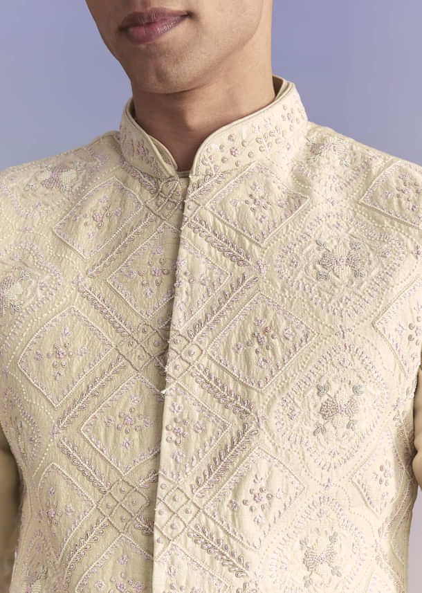 Off White Banarasi Silk Kurta Jacket Set For Men With Embroidery Off White Banarasi Silk Kurta Jacket Set For Men With Embroidery