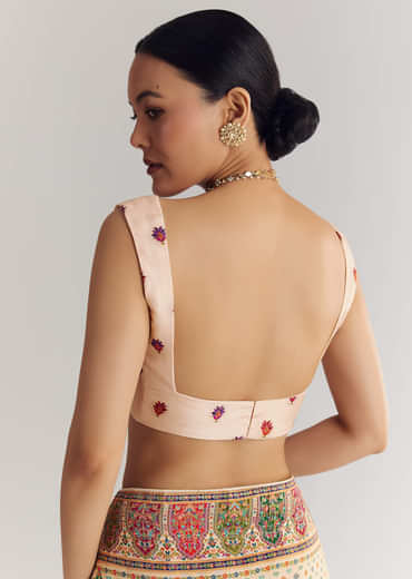 Off White Saree In Natural Traditional Prints