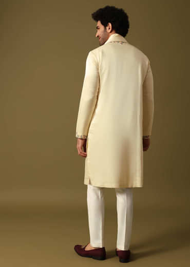 Off White Kurta Pant Set With Dupatta In Resham Work