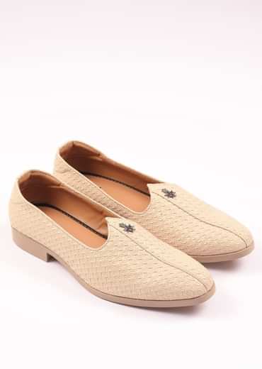 Off White Self Work Textured Juttis