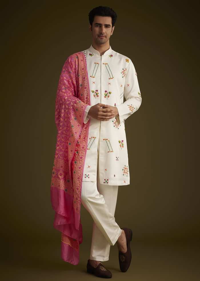 Off White Silk Thread Embroidered Kurta Set With Bandhani Dupatta