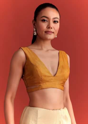 Off White Tissue Saree With Cutdana And Stone Work