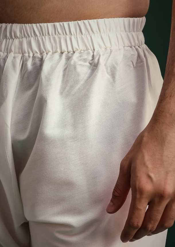 Off White Zari Embroidered Sherwani Set With Mala And Dupatta