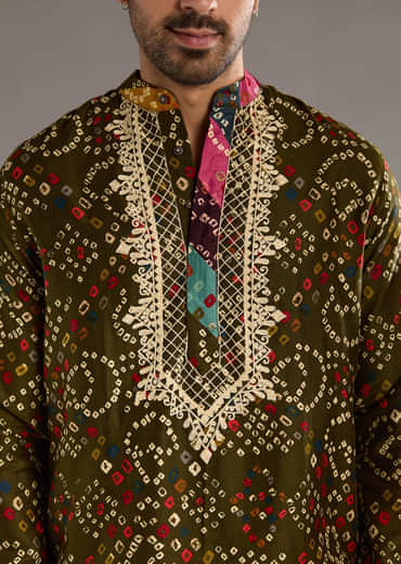 Olive Cotton Silk Kurta Set For Men With Hand Dyed Bandhani Print
