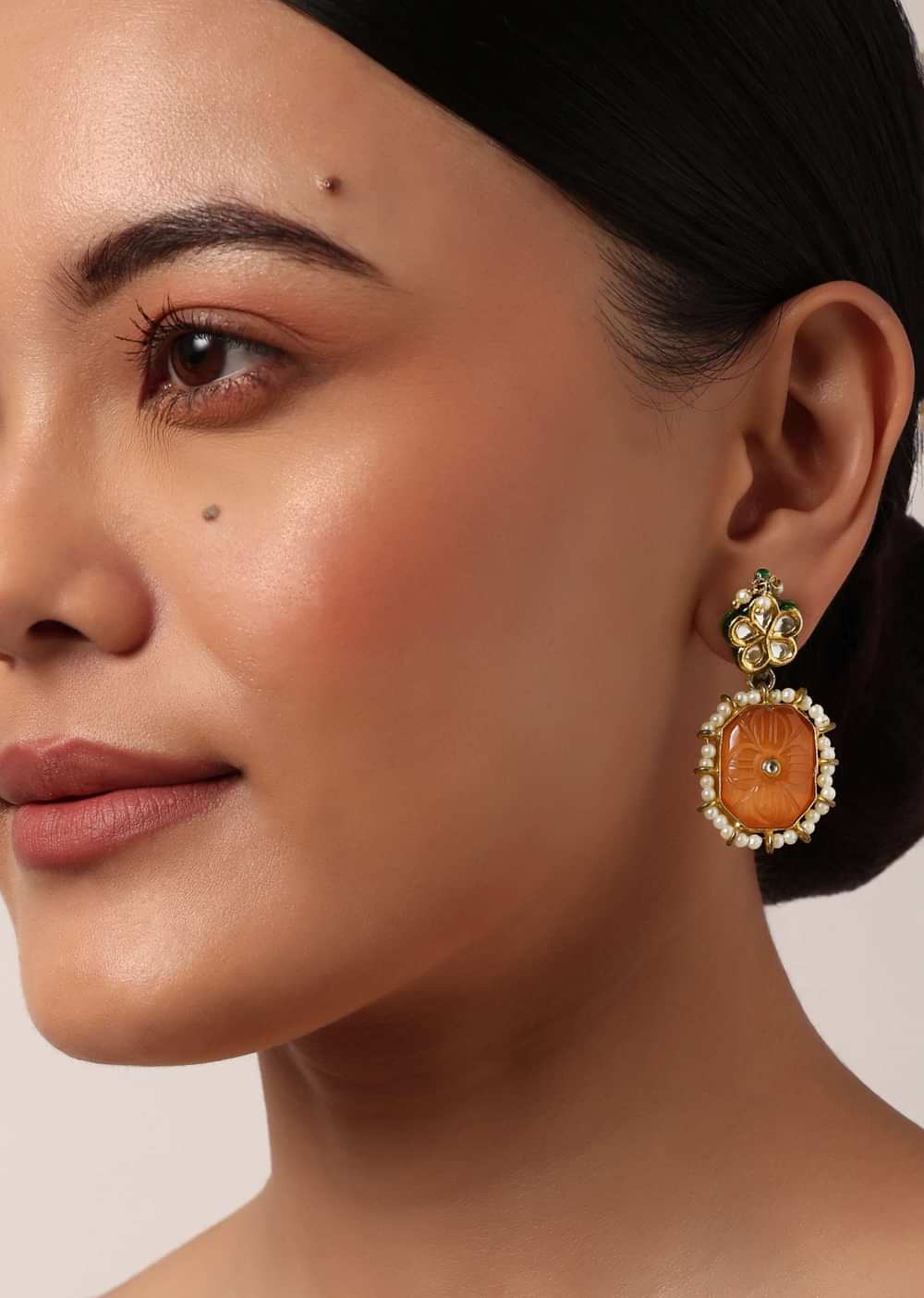Orange Geometric Kundan Choker Set With Green Bead Drops
