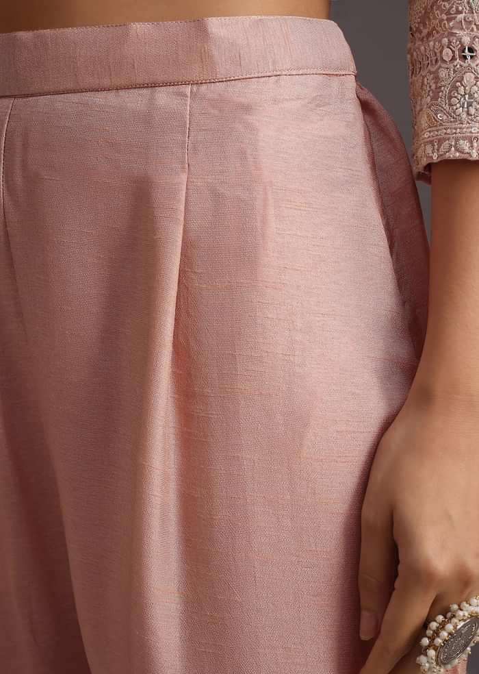 Peach Lucknowi kurta set With Resham Work Dupatta