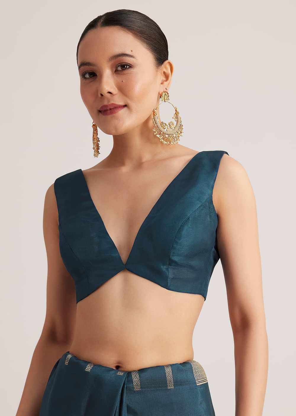 Peacock Blue Dola Silk Saree With Floral Motif