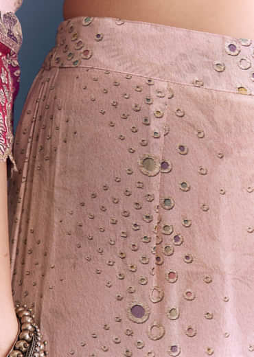Pink Crepe Kurta Set With Indie Print And Zari Work