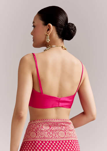 Pink Georgette Woven Saree With Floral Border And Bandhani Print