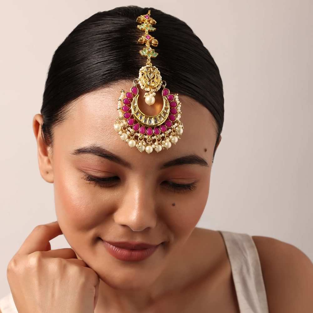 Pink Crescent Mangtikka With Pearl Drops