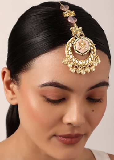 Pink Maangtikka With Pearl Drops And Meenakari Motif Pink Maangtikka With Pearl Drops And Meenakari Motif