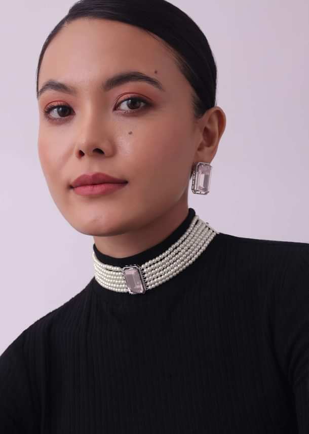 Pink Studded Pearl Choker In Mix Metal Pink Studded Pearl Choker In Mix Metal