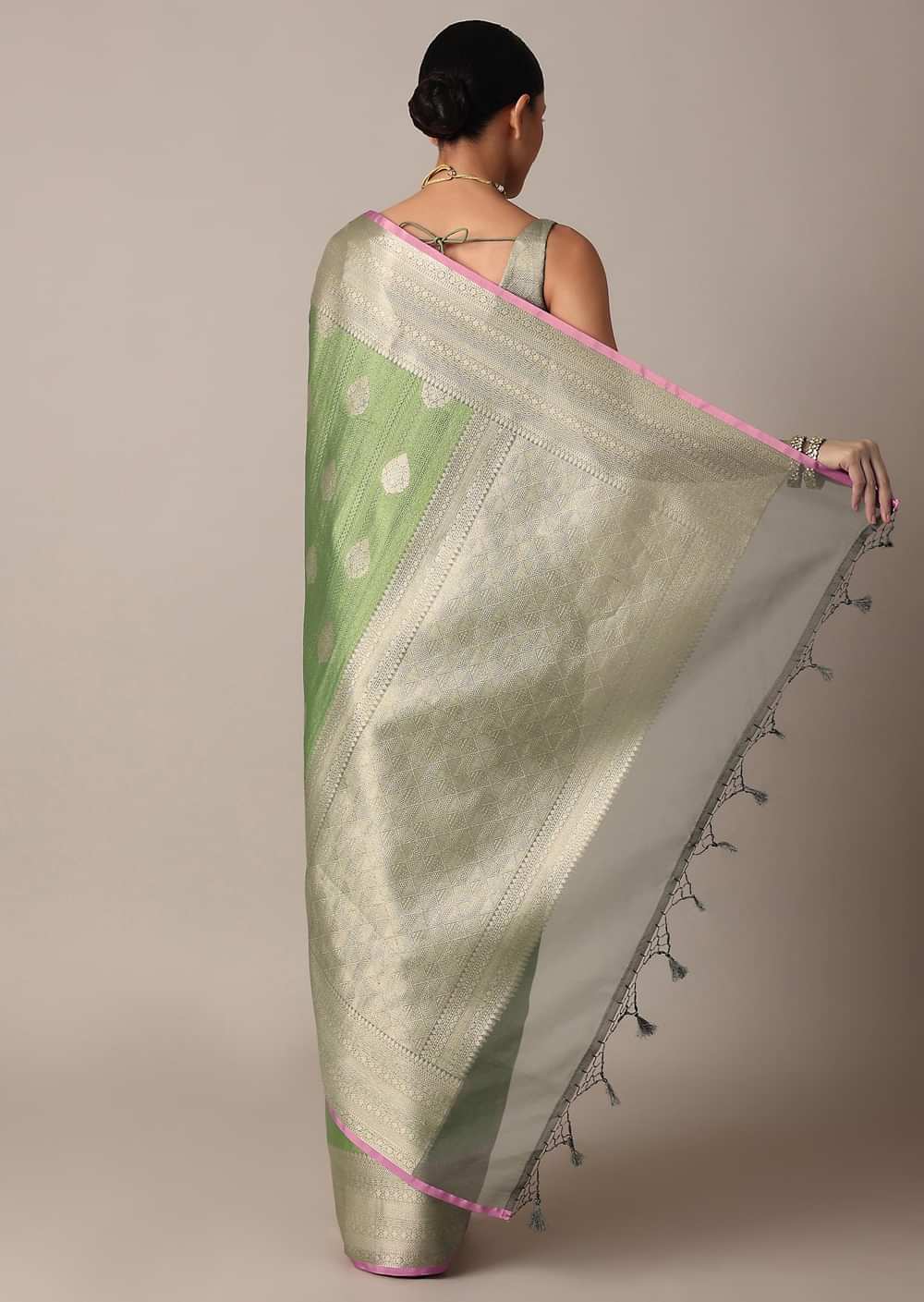 Pista Green Banarasi Tunchui Silk Saree With Woven Motifs And Unstitched Blouse Piece