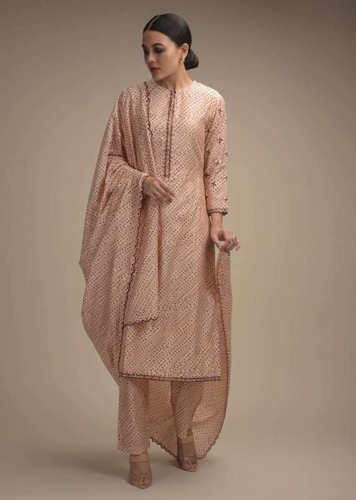 Powder Peach Straight Cut Suit In Cotton With Maroon Bandhani Print And Sequin Accents
