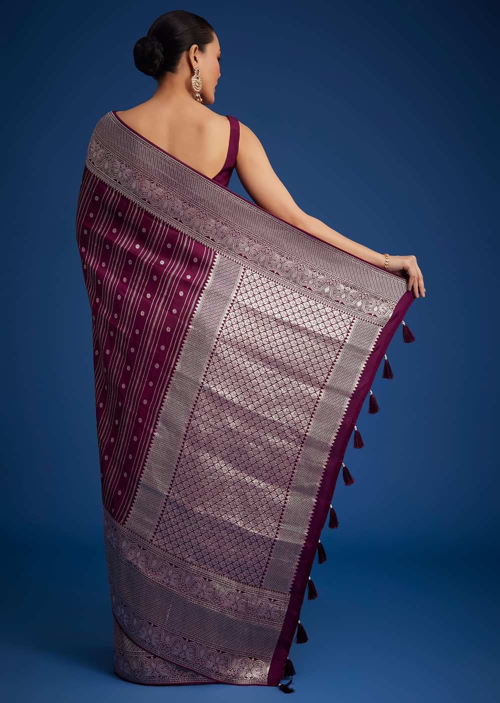 Purple Dola Silk Saree With Zari Woven Floral And Geometric Patterns