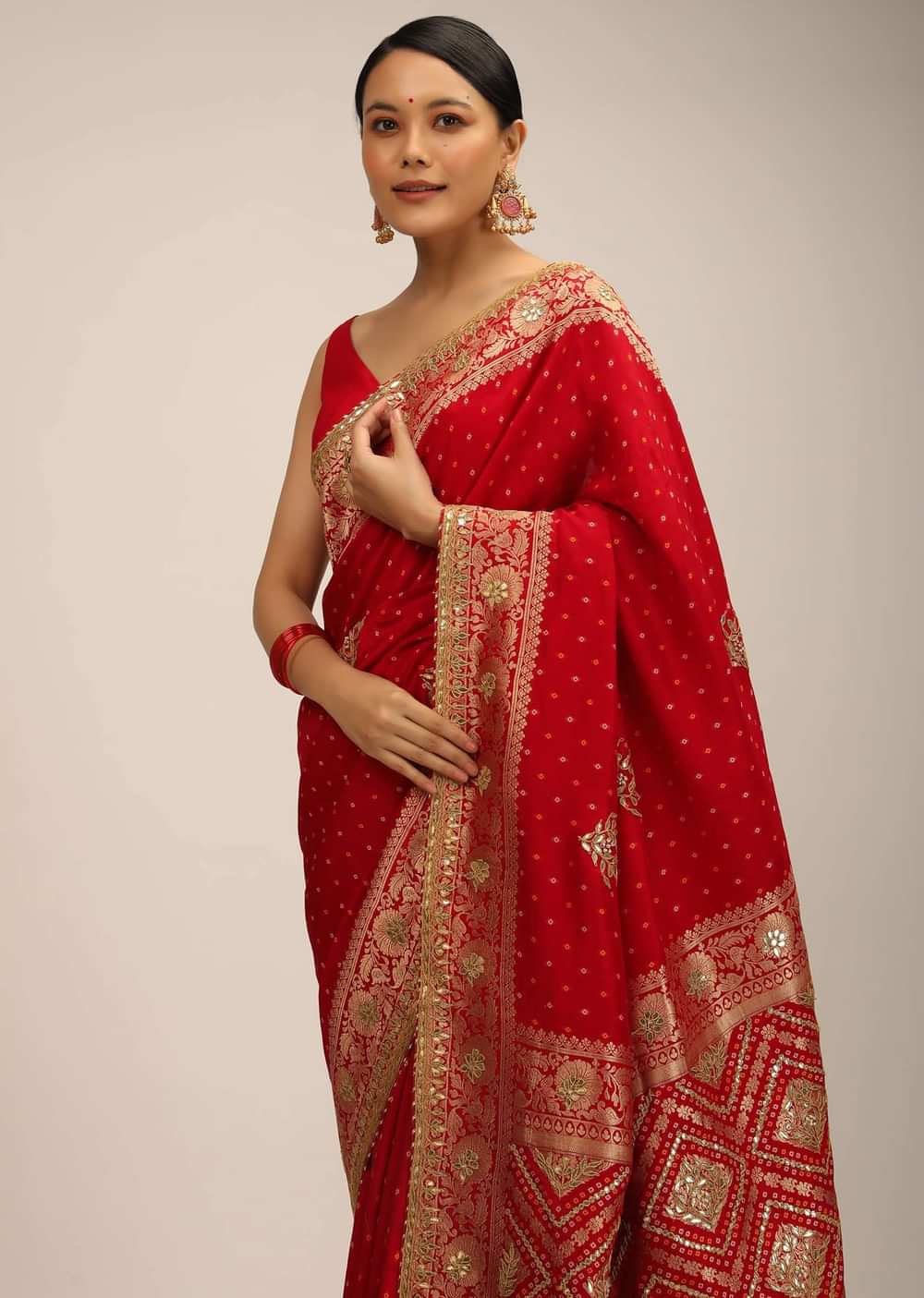 Red Saree In Silk With Brocade Geometric And Floral Design On The Pallu And Gotta Embroidery