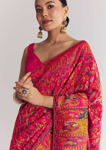 Red Dola Silk Saree With Traditional Weaves