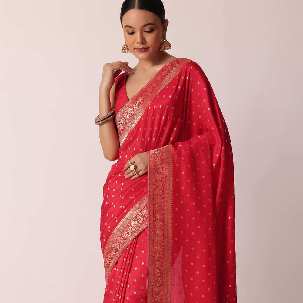 Red Dola Silk Saree With Woven Gold Buttis And Unstitched Blouse Piece