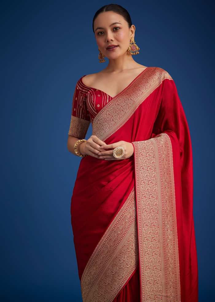 Red Dola Silk Saree With Zari Woven Border And Pallu