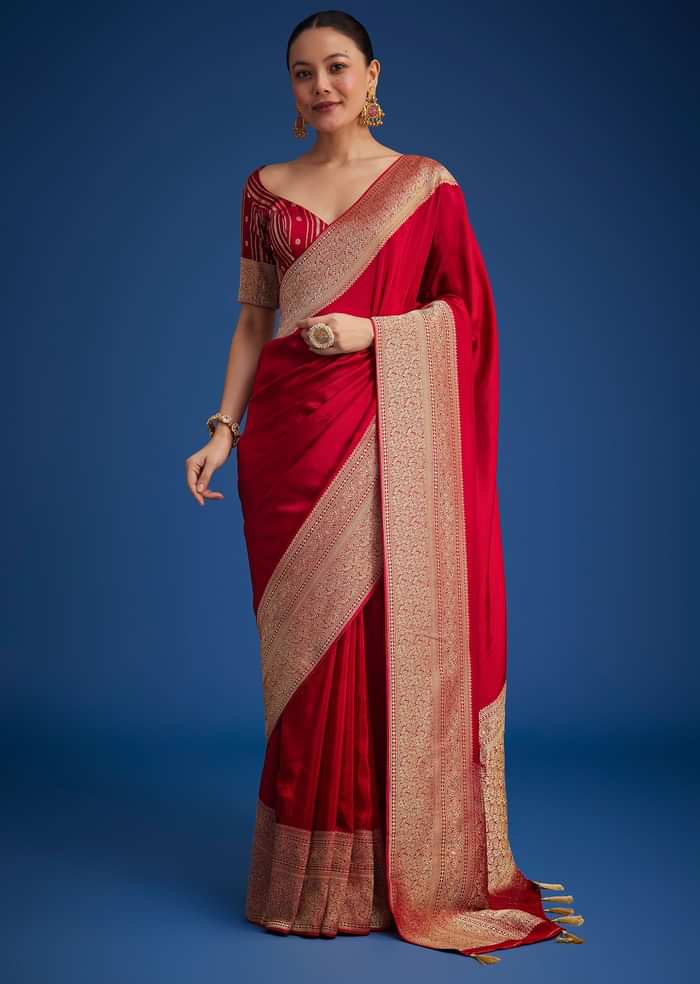 Red Dola Silk Saree With Zari Woven Border And Pallu