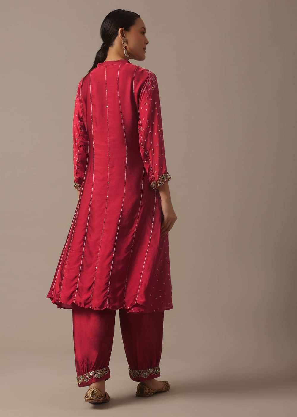Red Hand Dyed Kurta Set In Silk With Bandhani Work