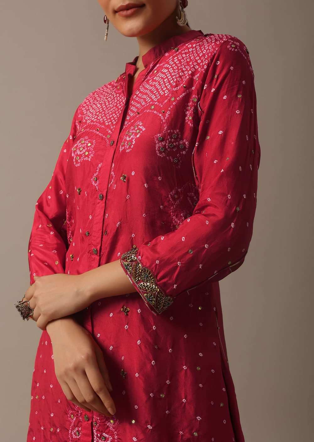 Red Hand Dyed Kurta Set In Silk With Bandhani Work