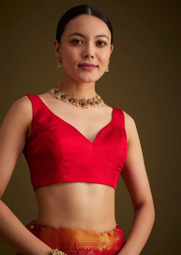 Red Kanjivaram Silk Saree With Golden Zari Detailing