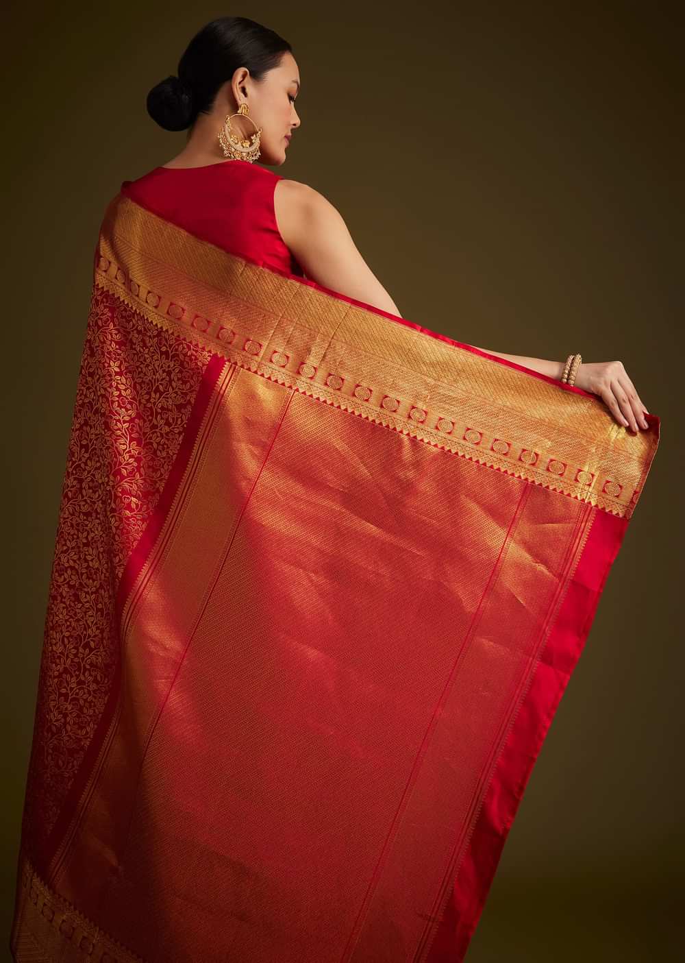 Red Kanjivaram Silk Saree With Golden Zari Woven Border