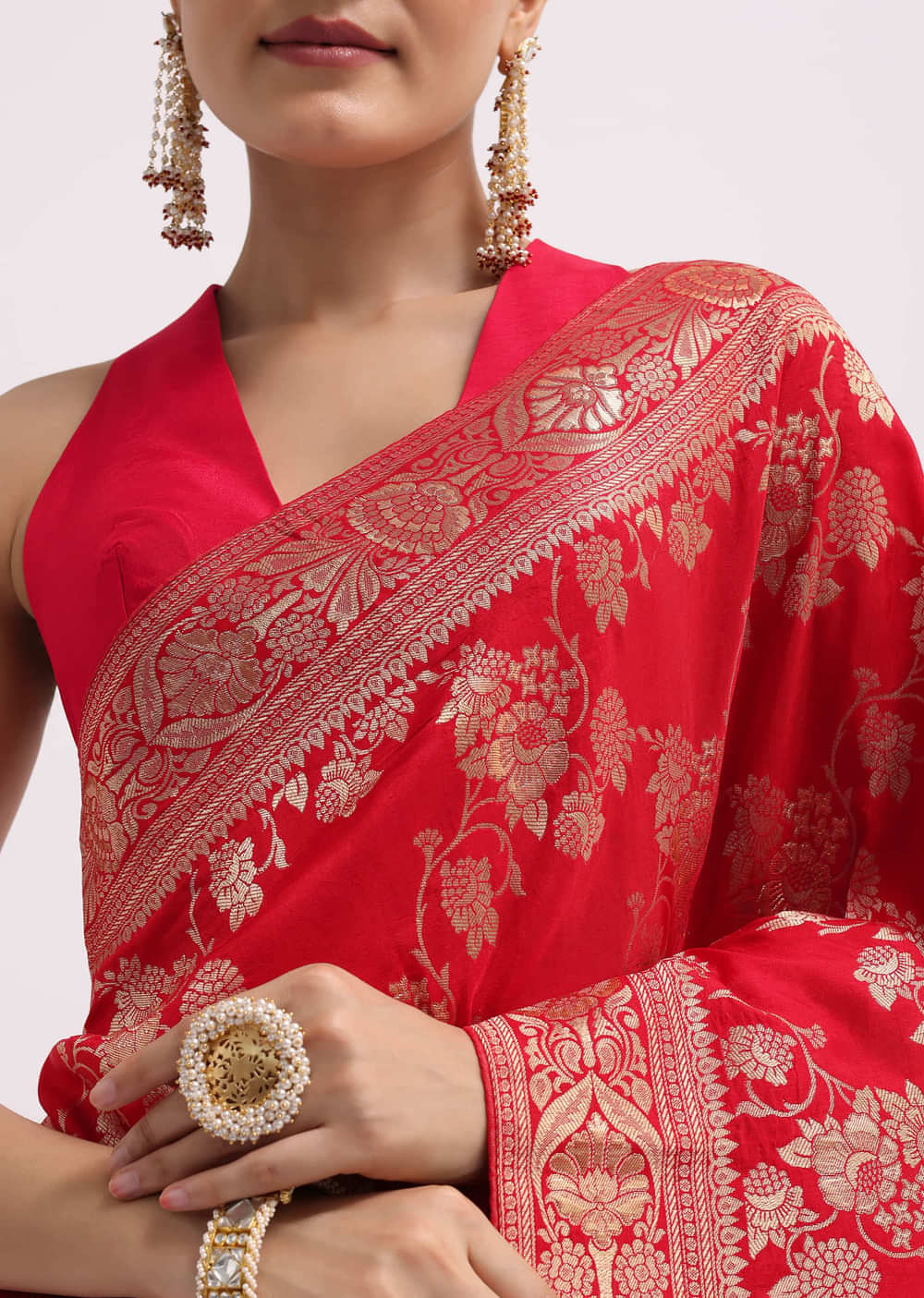 Red Zari Jaal Dola Silk Saree With Unstitched Blouse