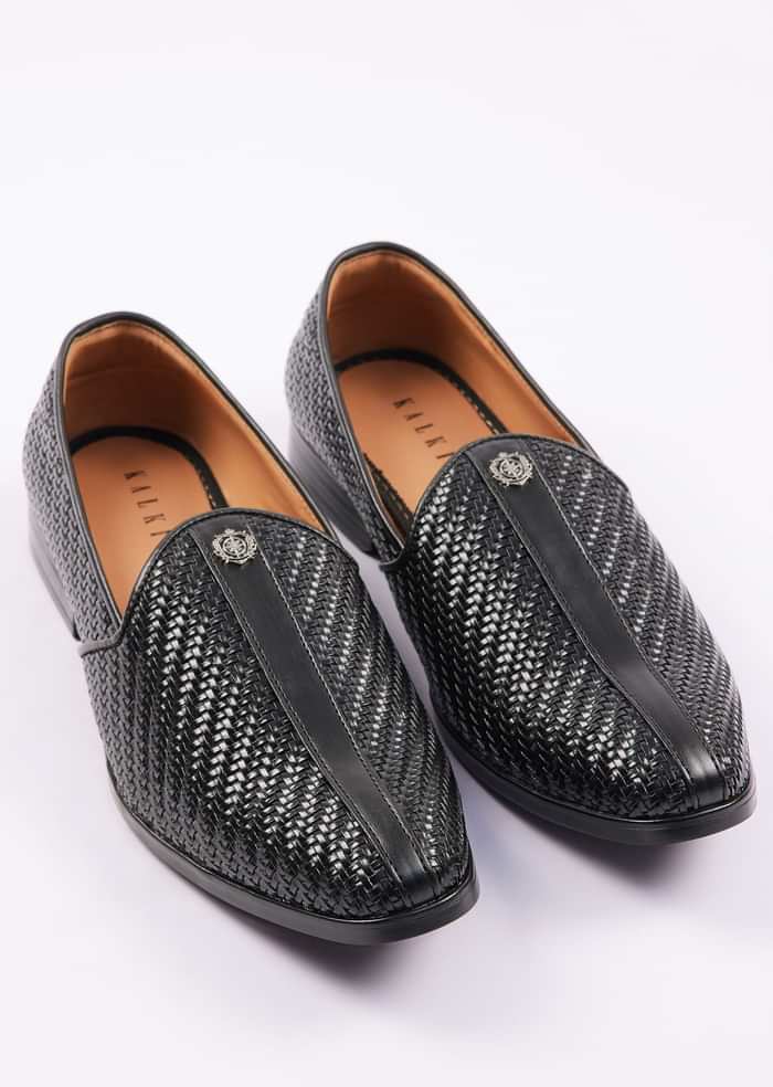 Black Textured Juttis For Men