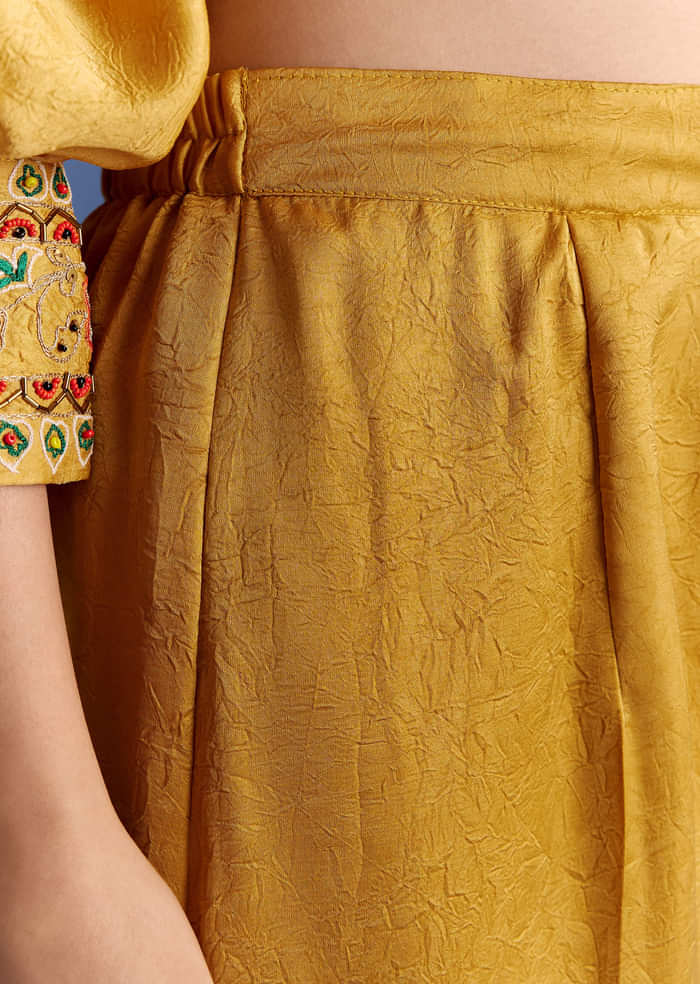 Yellow Crush Silk Kurta Set With Resham And Beads Work