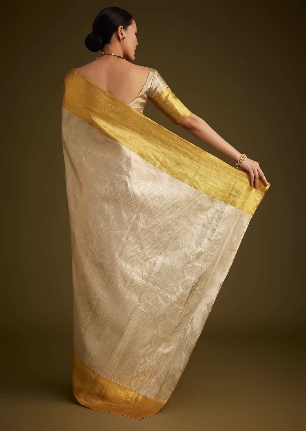 Silver Kanjivaram Silk Saree With Gold Contrast Border And Pallu