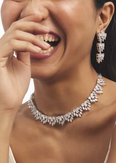 Silver Leaf Motif Necklace And Earrings Set