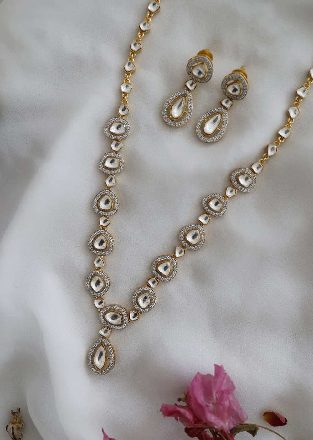 Silver Victorian Polki Necklace Set In Gold Plated Silver Alloy