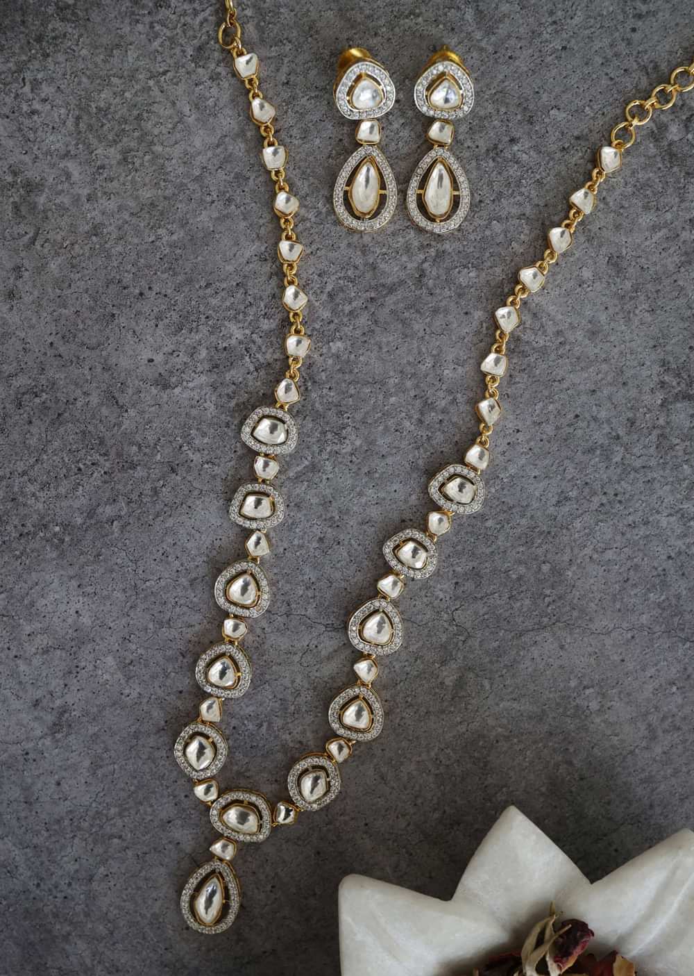 Silver Victorian Polki Necklace Set In Gold Plated Silver Alloy