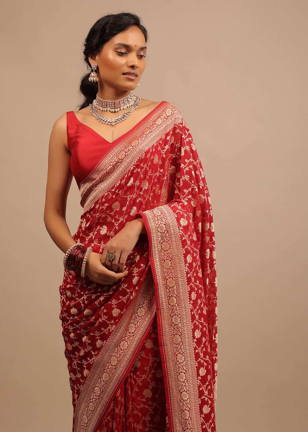 Cherry Red Saree In Georgette With Jaal Work In Golden Zari