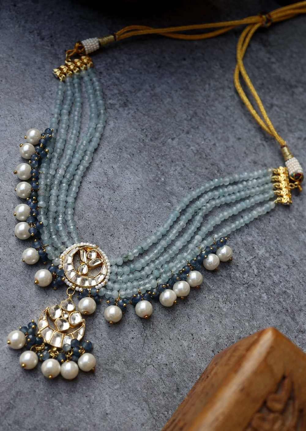 Sky Blue Kundan Choker Necklace In Gold Pleated Silver Alloy