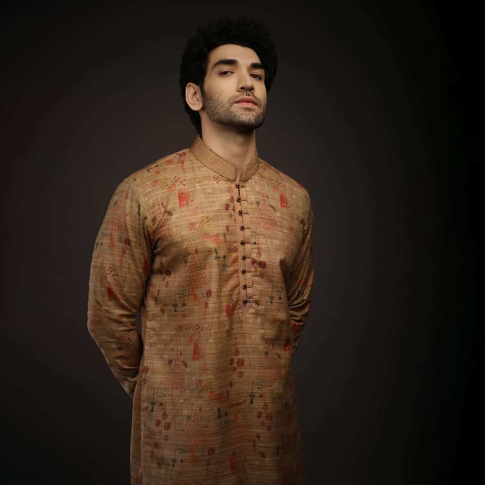 Sugar Brown Kurta Set In Raw Silk With Rust Printed Floral Buttis