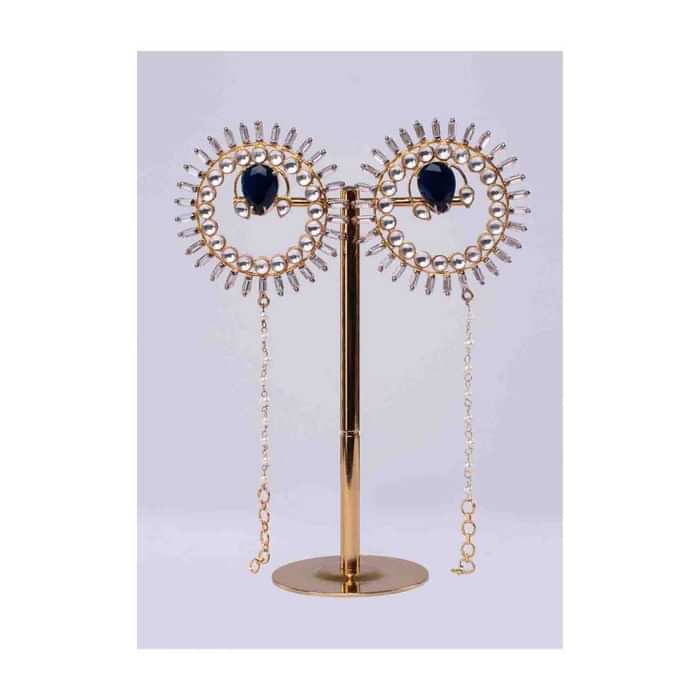 Sun shaped round cluster with extended chain only on Kalki