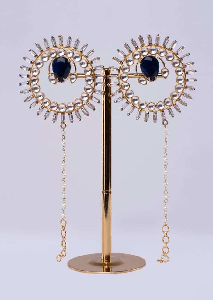 Sun shaped round cluster with extended chain only on Kalki