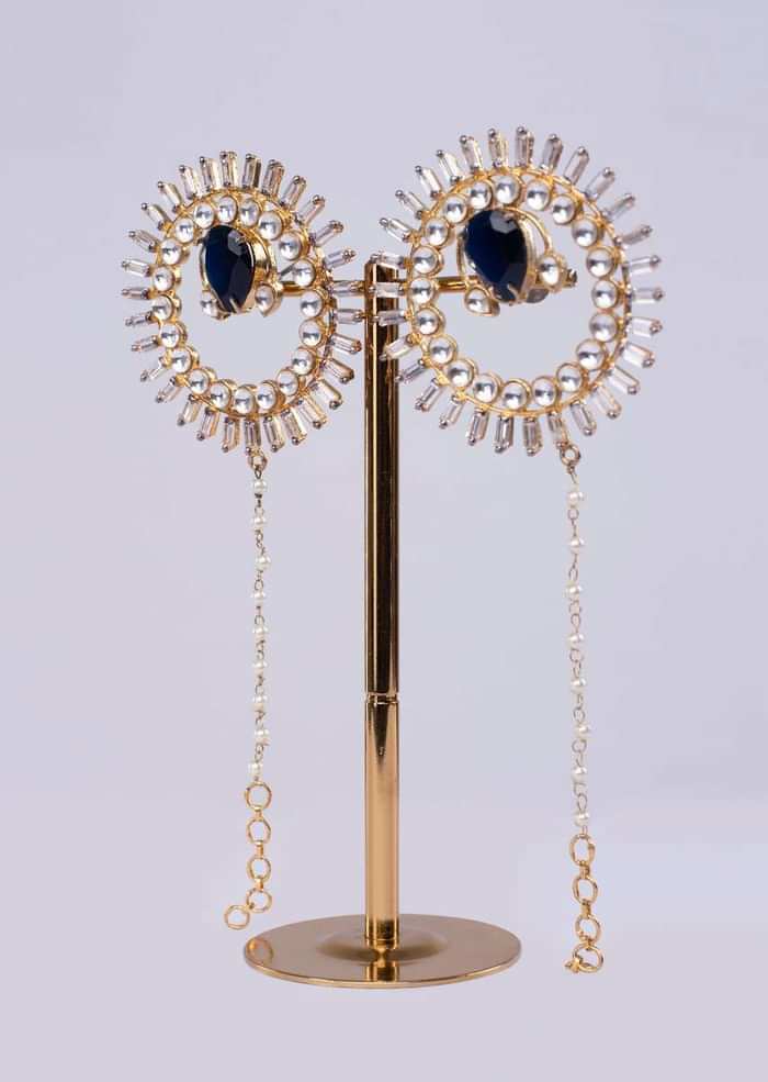 Sun shaped round cluster with extended chain only on Kalki